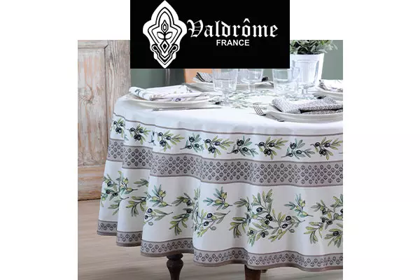 Une nappe au style provençale par la marque Valdrôme